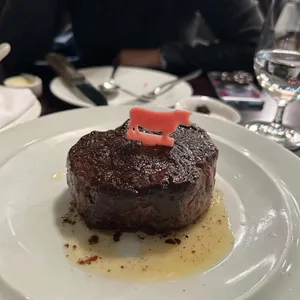 붓처스컷 대표 사진