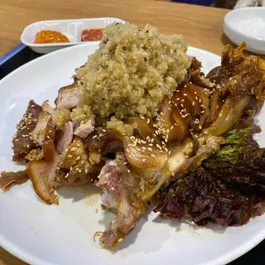 대가보쌈과냉채족발 사진 1