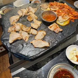 석암생소금구이 사진 1