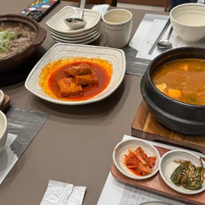 대궁정육식당과 한정식반상 사진