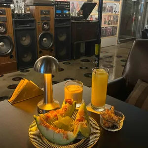 필 레코드 온 대표 사진