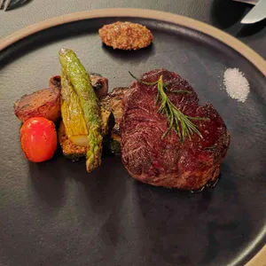 비스트로 누 사진