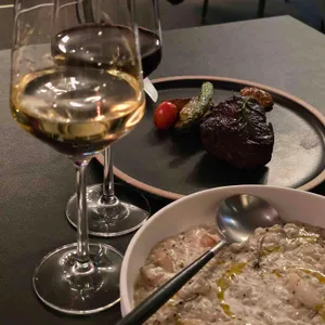 비스트로 누 사진