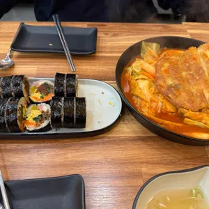본좌김밥 사진