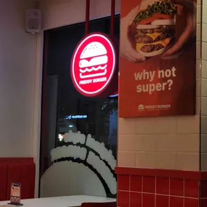 프레디버거 리뷰 사진