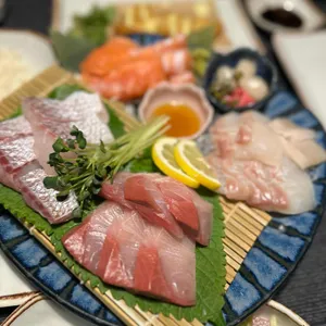 레드문 대표 사진