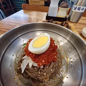 육쌈냉면 사진