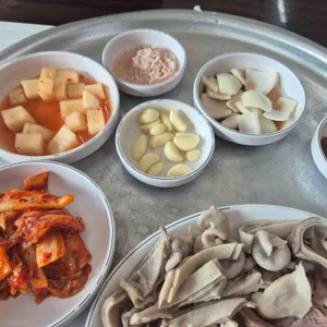 동곡윤송연근손칼국수 사진