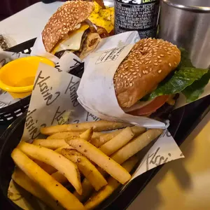 그리즐리 버거 리뷰 사진