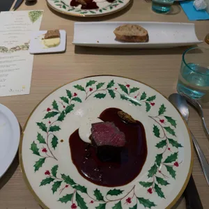 끌레망꾸꾸 사진