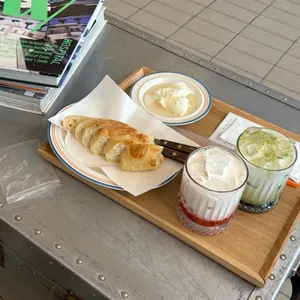 라이팅하우스 리뷰 사진