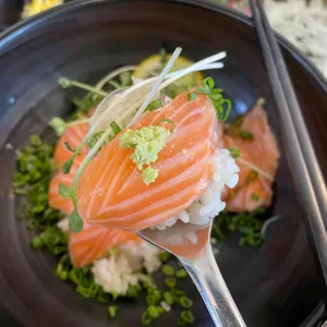 연어시사케동 리뷰 사진