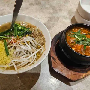 우몽블랙 대표 사진