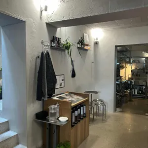 푸어링아웃 메라키 대표 사진