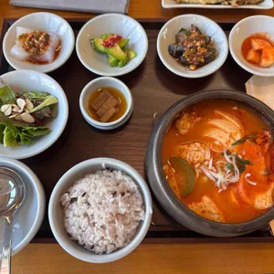 봄날의 정원 한식당 사진