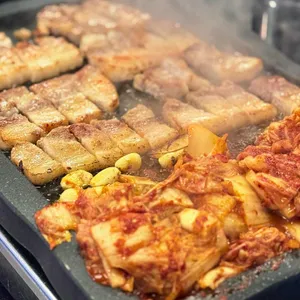 신김치생도야지 사진