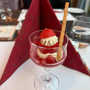 페닌슐라 리뷰 사진