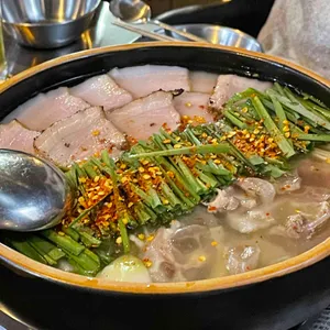 무채색 대표 사진