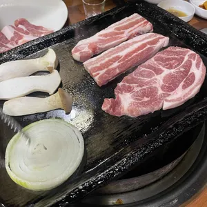 내고향생삼겹살 사진 1