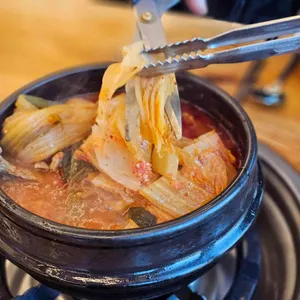 동학사 초가집 사진