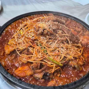 번지농장돌판아구찜 사진