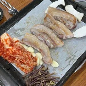 보물촌꺼먹돼지 리뷰 사진