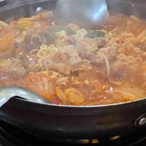 황금돼지식당 사진