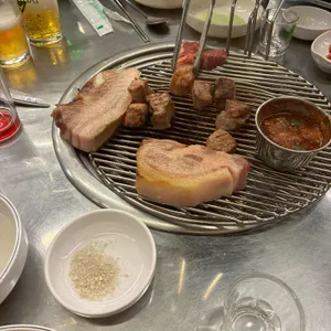 김돈이 대표 사진