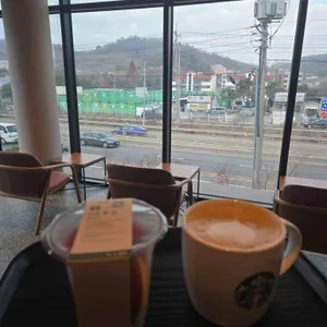 스타벅스 대표 사진