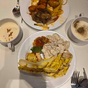 애슐리퀸즈 대표 사진