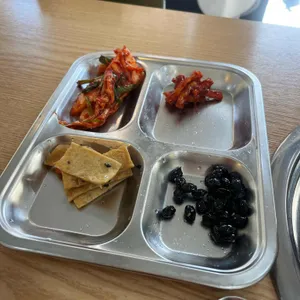 개똥이네 김치찌개 사진