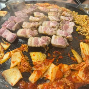 동두천솥뚜껑삼겹살 사진 1