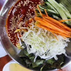 돌산갓김치칼국수 사진 1