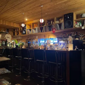 홀리데이바 리뷰 사진