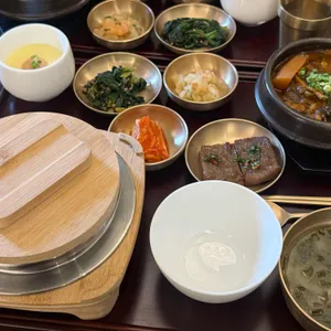 한식공간 소반 사진