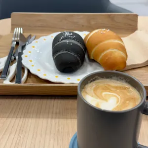 유니르 베이커리카페 사진 1