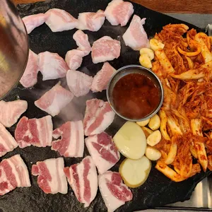 석암생소금구이 사진 1