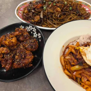 하반장짬뽕 오늘도난닭치킨 사진