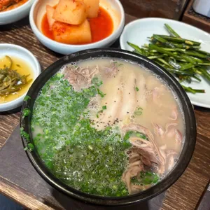 엄용백돼지국밥 사진 2
