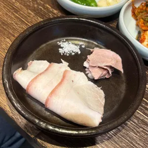 엄용백돼지국밥 리뷰 사진