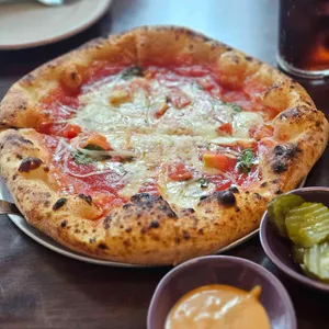 누볼라 화덕피자 사진