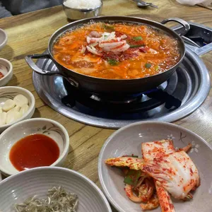 돼지고기 김치찌개 사진