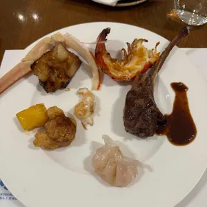 랜딩 다이닝 사진 1