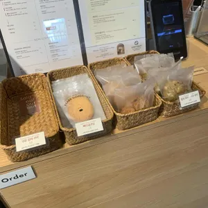 파스텔 커피웍스 리뷰 사진