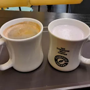 컴포즈커피 사진