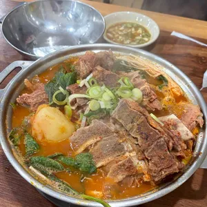 소문난 성수 감자탕 대표 사진