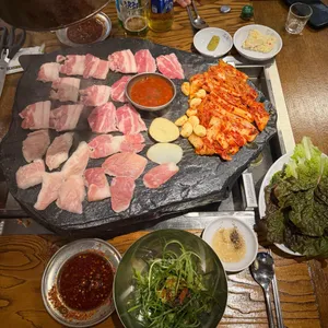 석암생소금구이 사진 1