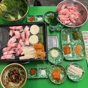 백프로진짜한돈 사진