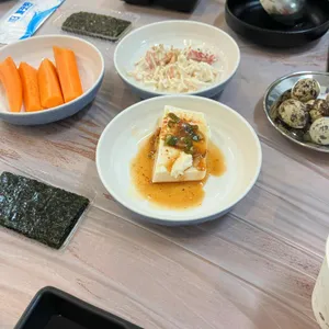 회뜨는돼지 사진