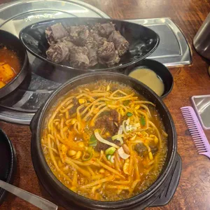 본가왕뼈감자탕해장국 사진 1